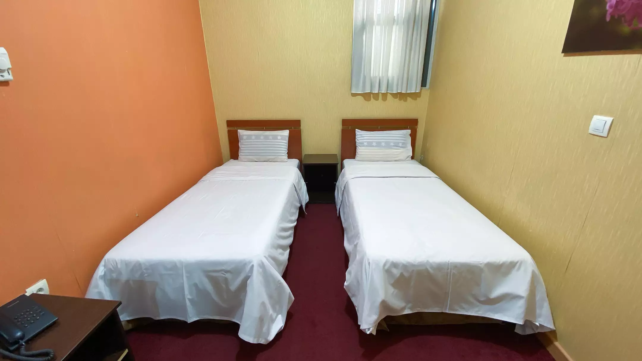 Alibaba https://cdn.alibaba.ir/ostorage/hotel-accommodation-images/67031fbd76f5bf0b3af62f02_bde2e285-75e0-4659-bd88-c51718a9eb31_تویین (2).webp